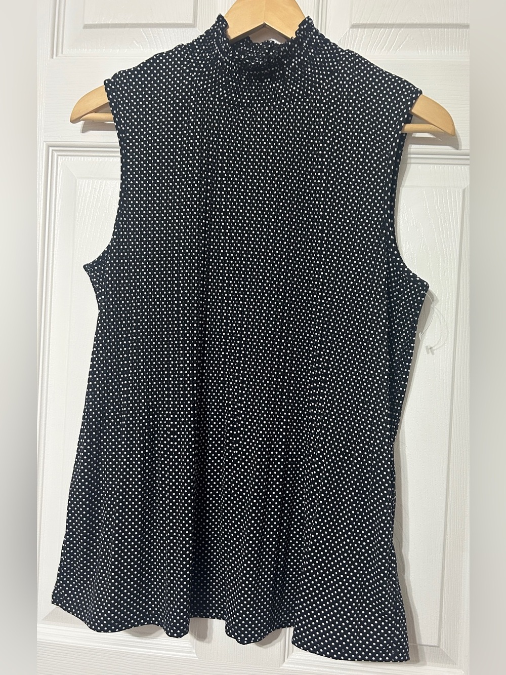 Adrianna Papell Smocked Neck Sleeveless Top Black & White Polka Dots Women’s M